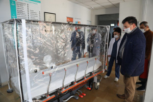 “İzolasyonlu Sedye Kabinlerini Hastanelerimize Teslim Ettik”